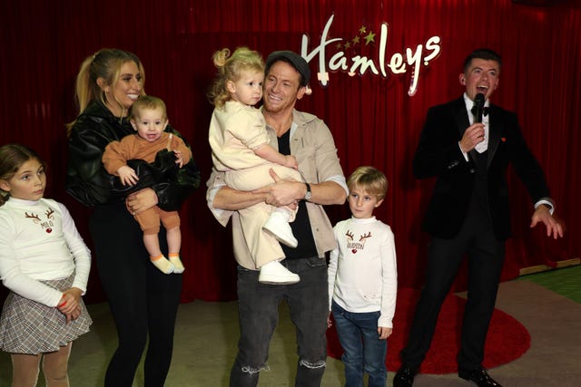 london, england november 09: stacey solomon, joe swash and kids during the vip launch party for christmas at hamleys on november 09, 2023 in london, england. (photo by tristan fewings/getty images for hamleys)