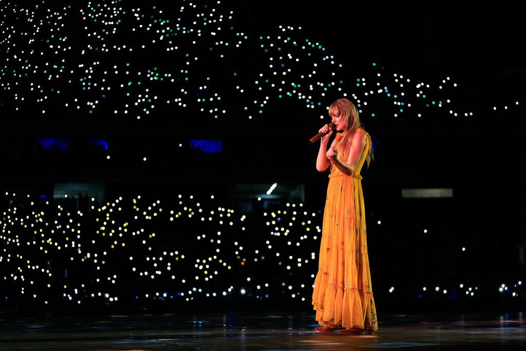 Taylor Swift Pays Tearful Tribute to Fan Who Died at Her Concert