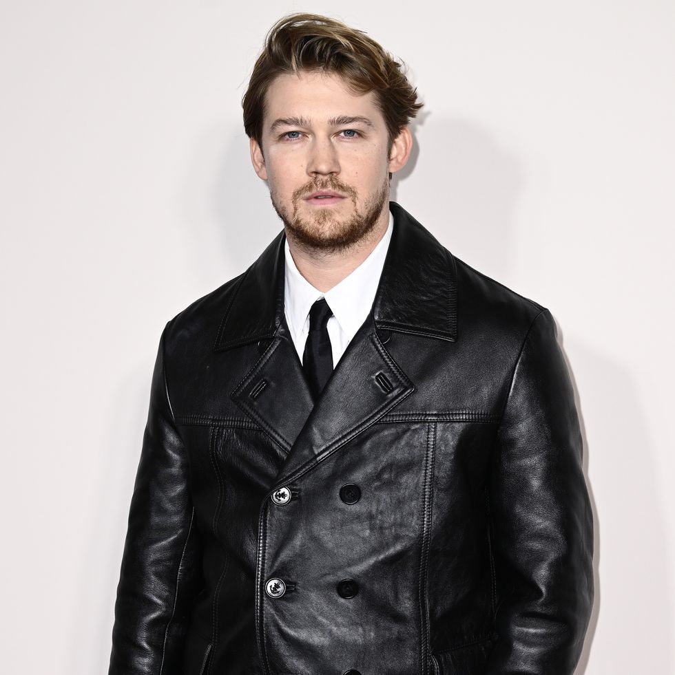 london, england november 15 joe alwyn arrives at the gq men of the year awards 2023 at the royal opera house on november 15, 2023 in london, england photo by gareth cattermolegetty images