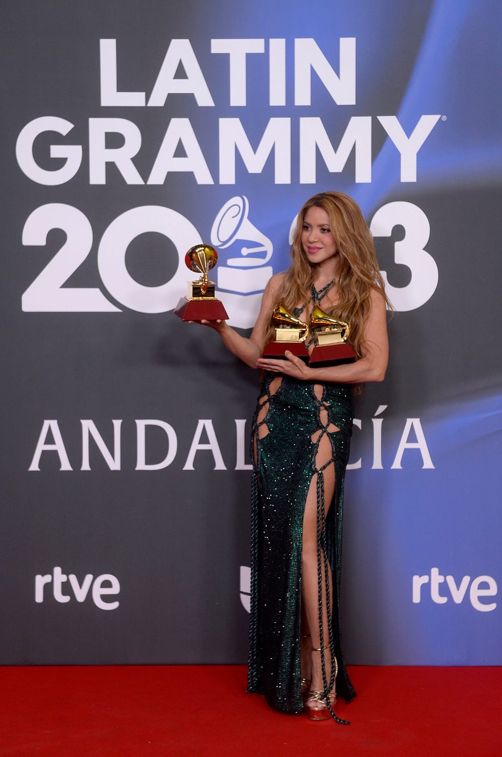 seville, spain november 16 shakira poses with the awards for song of the year, best pop song and best urbanfusion performance attends the 24th annual latin grammy awards on november 16, 2023 in seville, spain photo by borja b hojasgetty images for latin recording academy