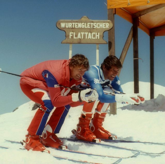 foto antigua de dos hombres esquiando