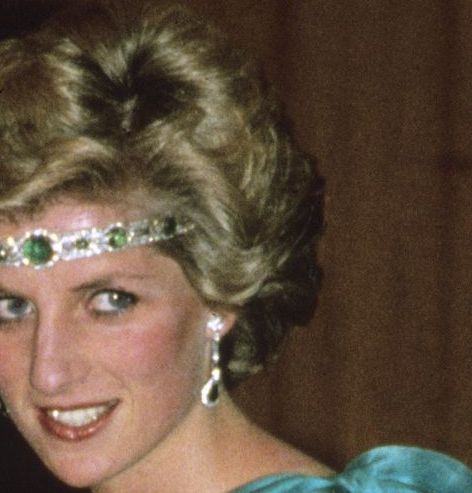 melbourne, australia   october 31 prince charles, prince of wales and diana, princess of wales, wearing a green satin evening dress designed by david and elizabeth emanuel and an emerald necklace as a headband, attend a gala dinner dance at the southern cross hotel on october 31, 1985 in melbourne, australia photo by anwar husseingetty images