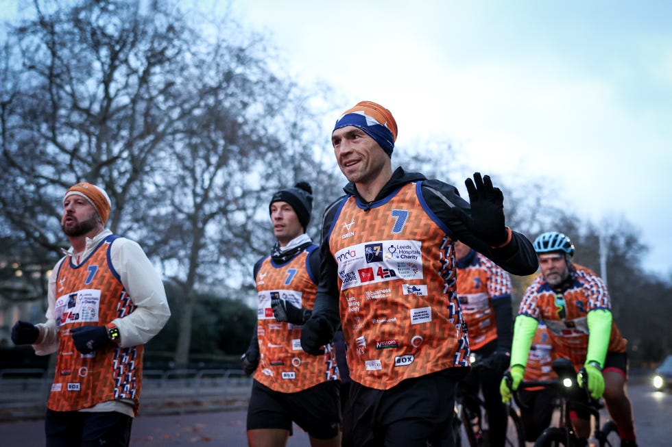Kevin Sinfield Finishes His Ultra 7 In 7 In 7 Marathon Challenge In London london, england december 07: kevin sinfield waves to supporters as he finishes his ultra 7 in 7 in 7 marathon challenge at the mall in london on december 07, 2023 in london, england. (photo by alex pantling/getty images)