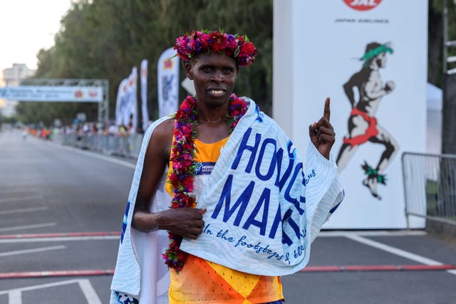 honolulu, hawaii december 10 paul lonyangata of kenya poses for a photo after winning the honolulu marathon on december 10, 2023 in honolulu, hawaii photo by darryl oumigetty images