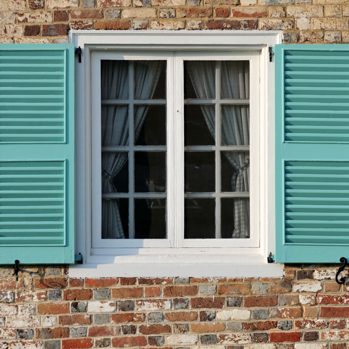 Window, Blue, Green, Turquoise, Wall, Property, Azure, Brick, Brickwork, House, 