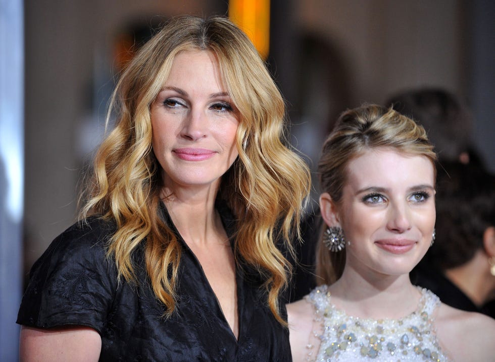 actress julia roberts and niece actress emma roberts arrive to the los angeles premiere valentines day at graumans chinese theatre on february 8, 2010 in hollywood, california photo by jon kopalofffilmmagic