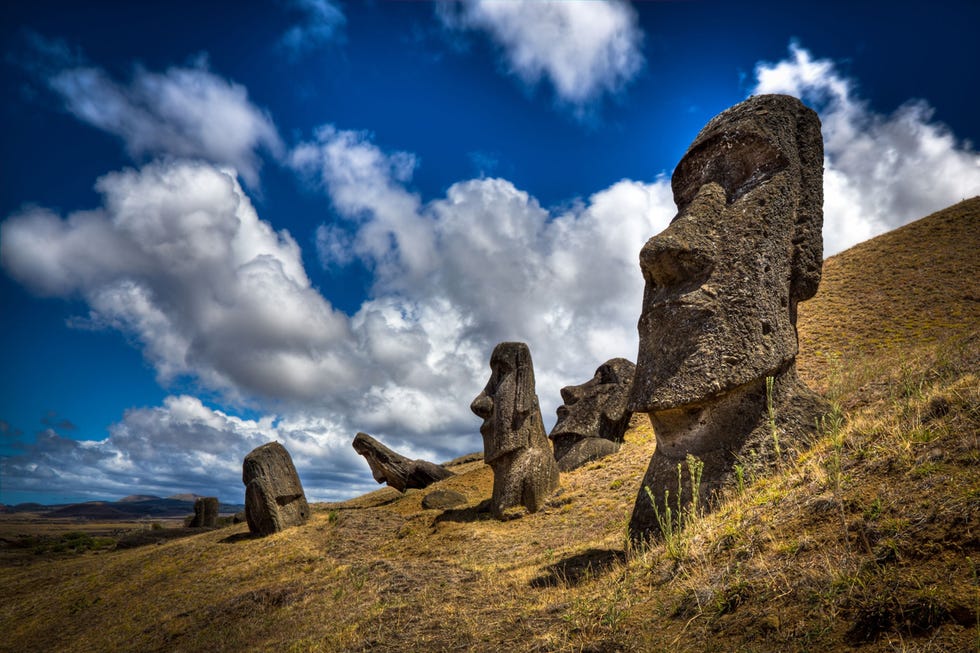 de moai op rapa nui paaseiland