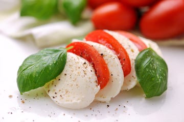 Dish, Food, Mozzarella, Cuisine, Caprese salad, Cheese, Ingredient, Basil, Bocconcini, Dairy, 