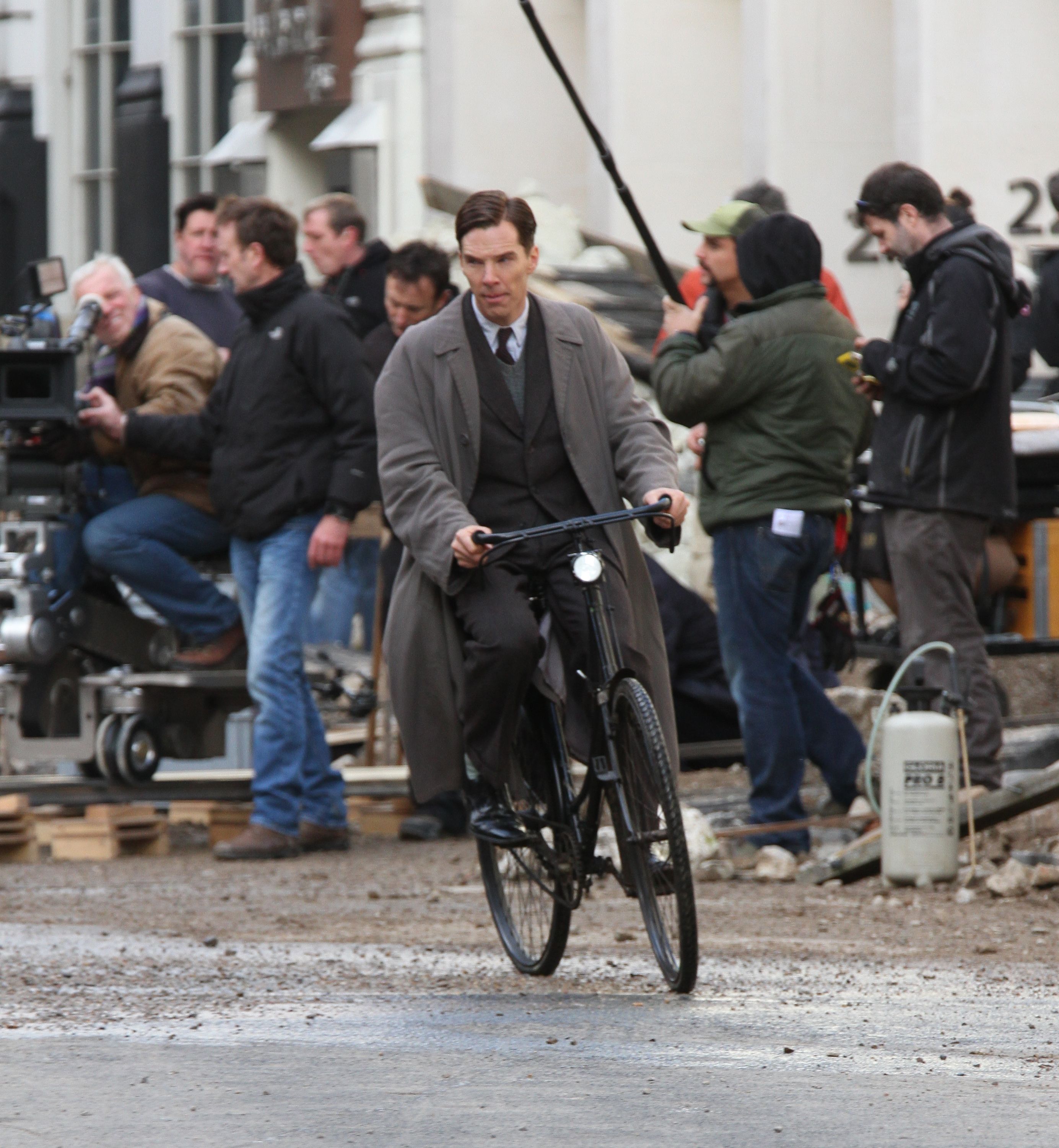 Benedict Cumberbatch Saves Cyclist From Mugging - 'Sherlock' Actor ...