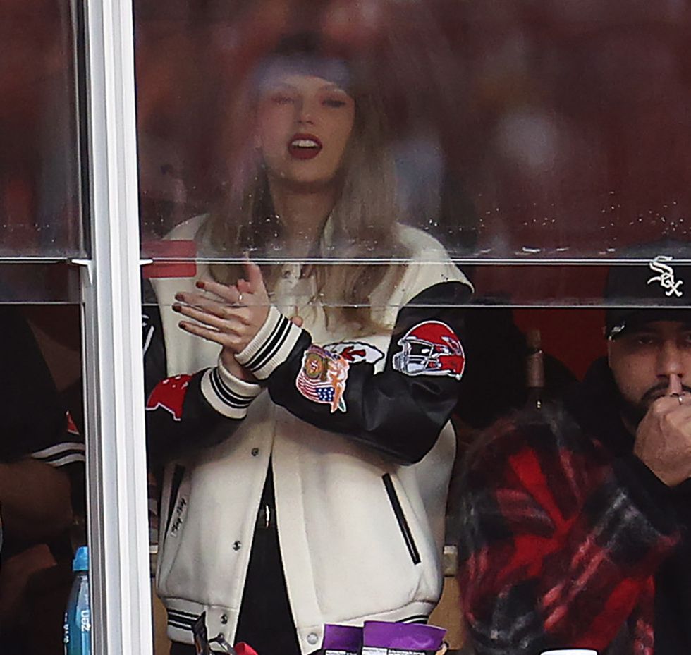 kansas city, missouri december 31 taylor swift watches the game between the cincinnati bengals and the kansas city chiefs during the first quarter at geha field at arrowhead stadium on december 31, 2023 in kansas city, missouri photo by jamie squiregetty images