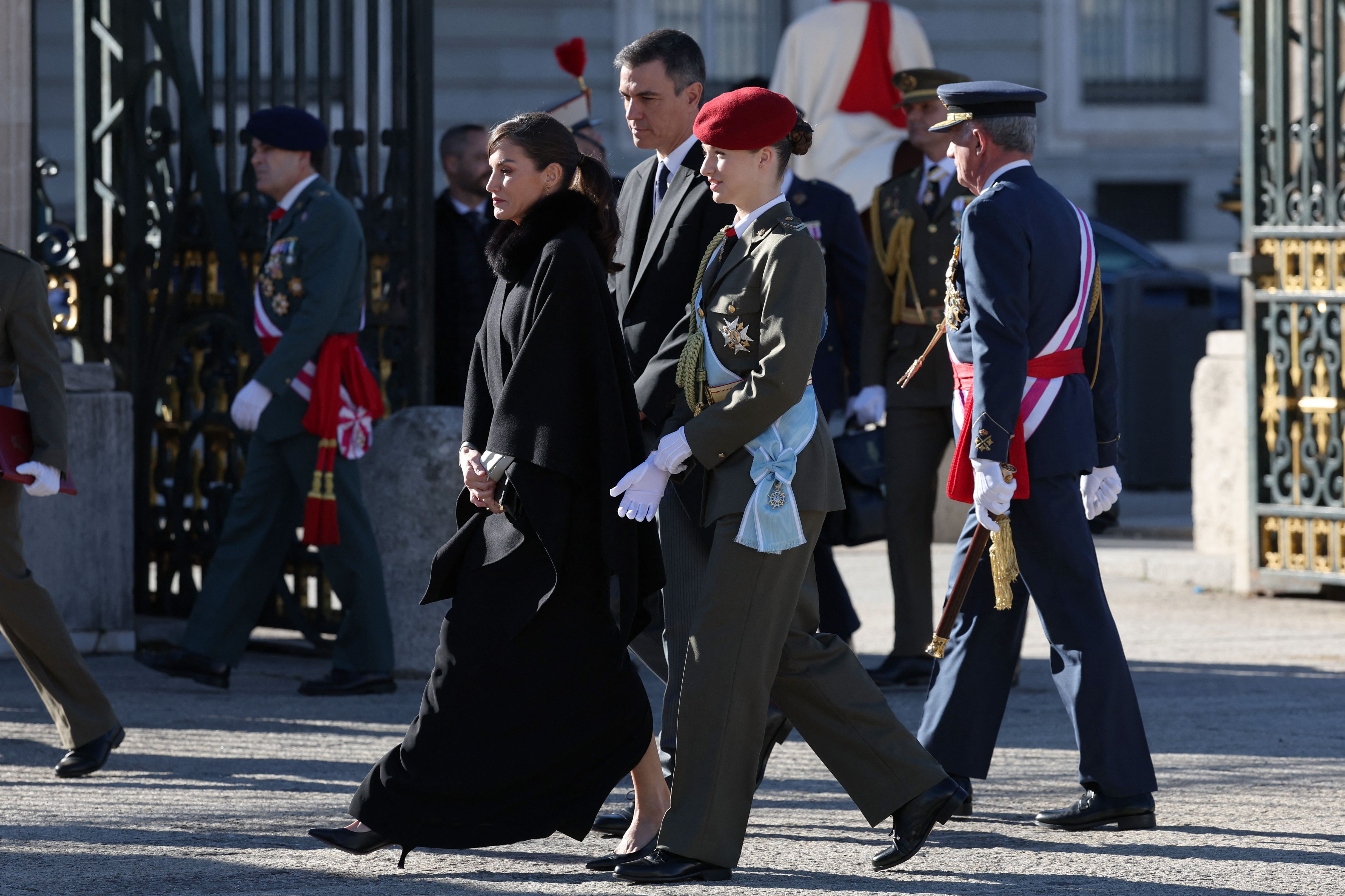 La Reina Letizia Confirma En La Pascua Militar Que La Capa Es La   Gettyimages 1904262042 65994734aa340 