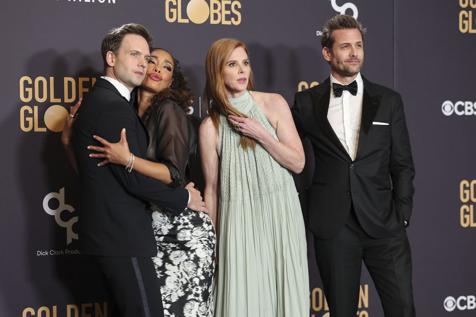 patrick j adams, gina torres, sarah rafferty and gabriel macht at the 81st golden globe awards held at the beverly hilton hotel on january 7, 2024 in beverly hills, california photo by john salangsanggolden globes 2024golden globes 2024 via getty images