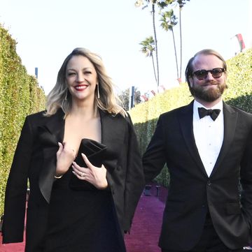 abby elliott and bill kennedy at the 2024 golden globes