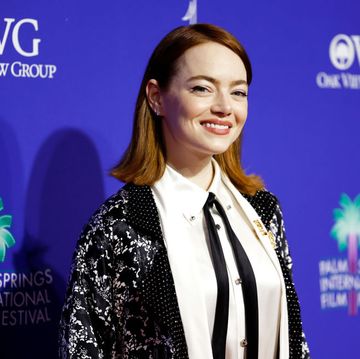 palm springs, california january 04 emma stone attends the 35th annual palm springs international film awards at palm springs convention center on january 04, 2024 in palm springs, california photo by frazer harrisongetty images for palm springs international film society
