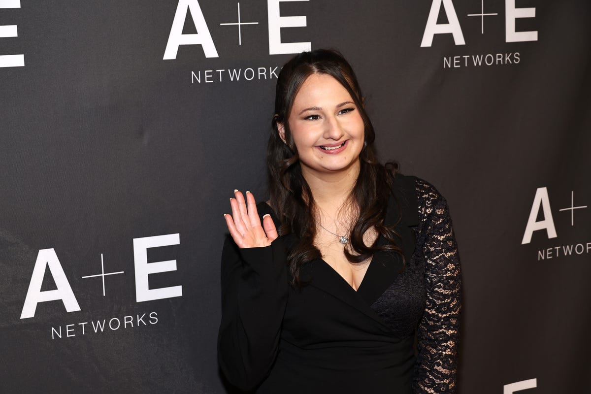 Gypsy Rose Blanchard debuts short haircut to 'reinvent' herself