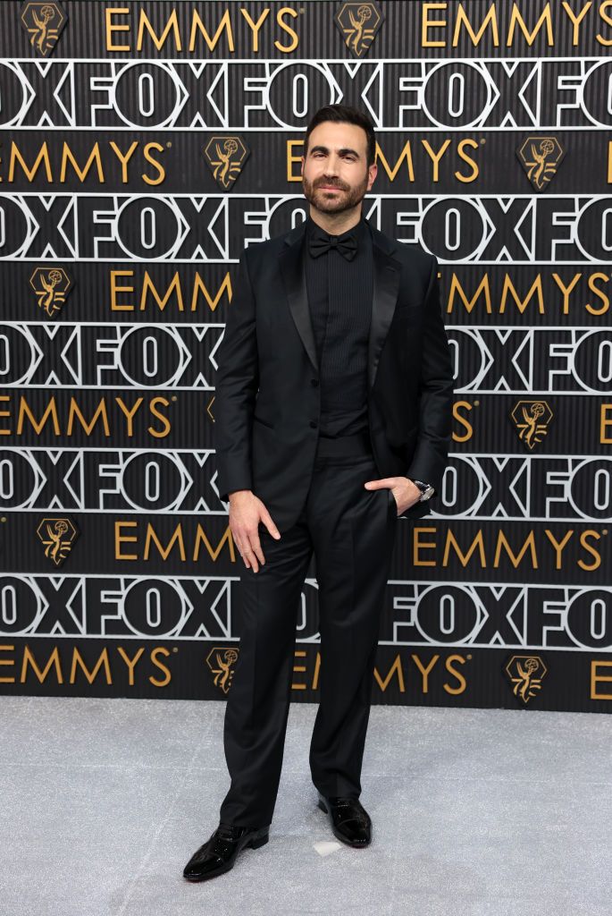 los angeles, ca january 15 brett goldstein arriving at the 75th primetime emmy awards at the peacock theater in los angeles, ca, monday, jan 15, 2024 jay l clendenin los angeles times via getty images