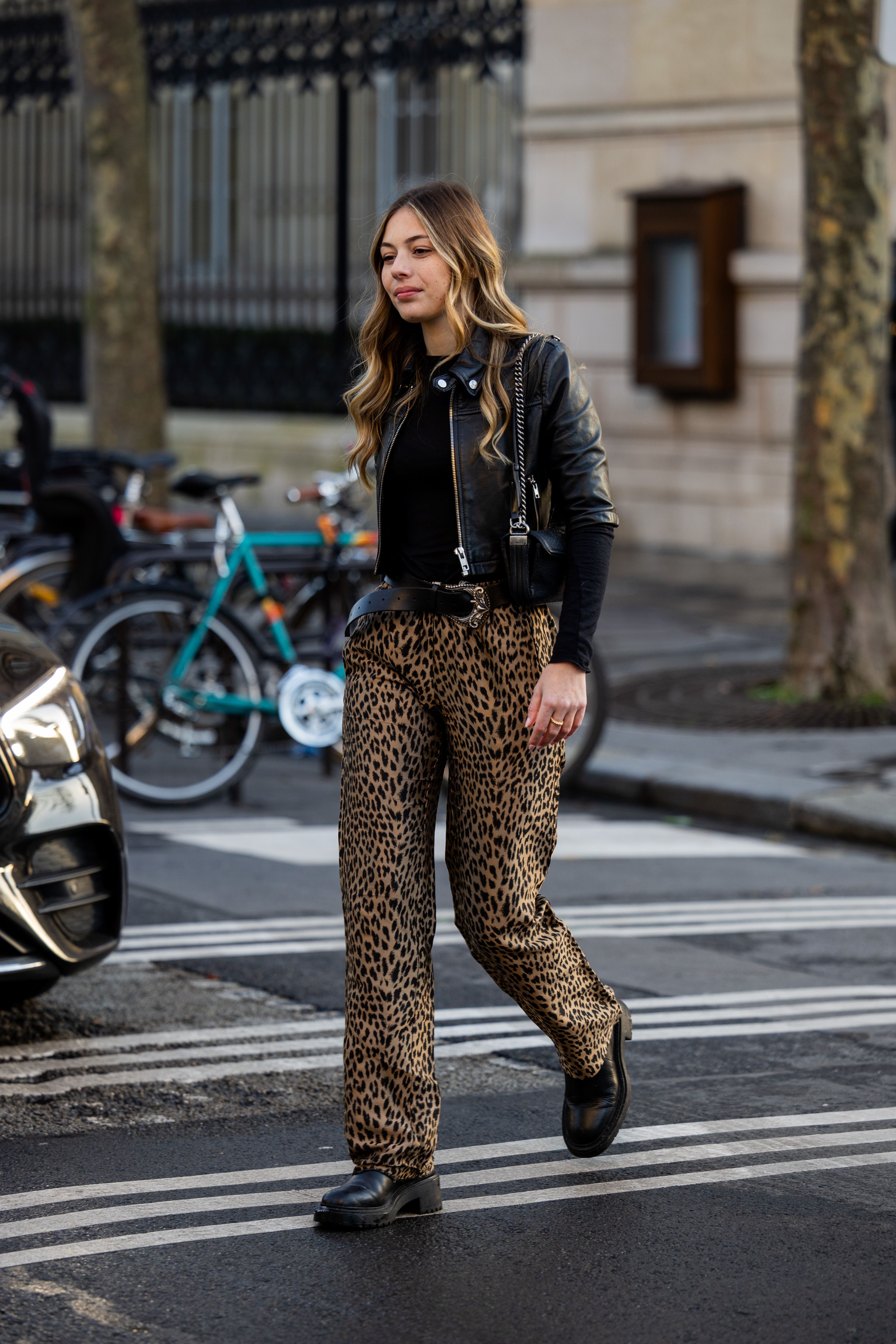 Pantalones estampado online leopardo