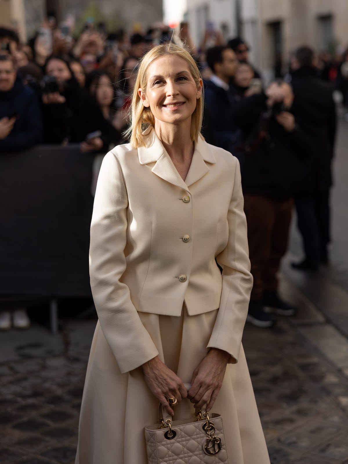 Kelly Rutherford Brings Back Old-School Glamour in a Classic Dior Skirt Suit