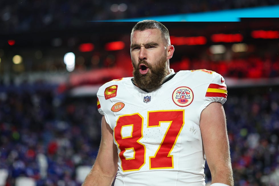 orchard park, ny january 21 travis kelce 87 of the kansas city chiefs warms up prior to an nfl divisional round playoff football game against the buffalo bills at highmark stadium on january 21, 2024 in orchard park, new york photo by perry knottsgetty images