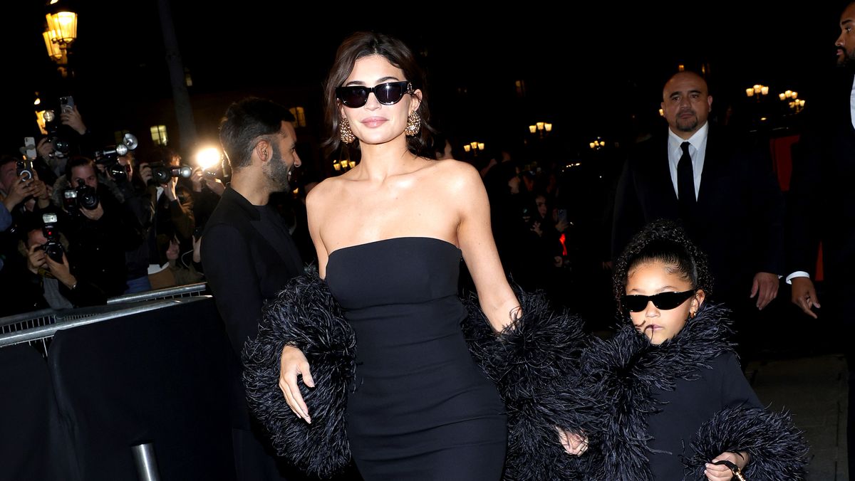 preview for Kylie Jenner arrives at Valentino's couture show in Paris