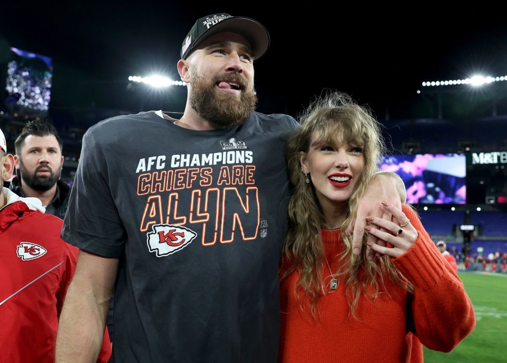 El Beso En La Boca Más Raro Que Se Han Dado Taylor Swift Y Travis Kelce