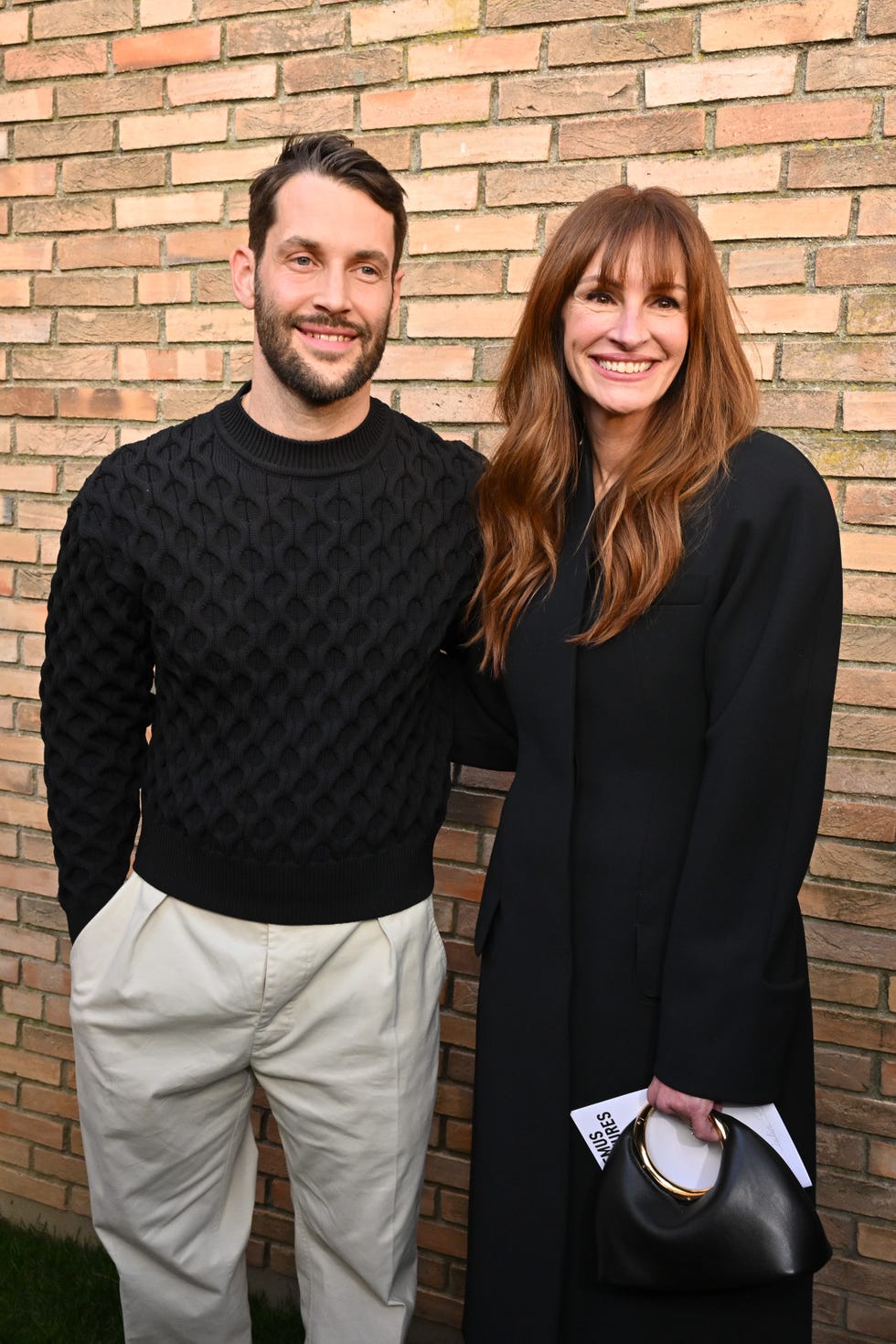 julia roberts full fringe paris fashion week