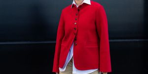chaqueta roja en el street style de copenhague
