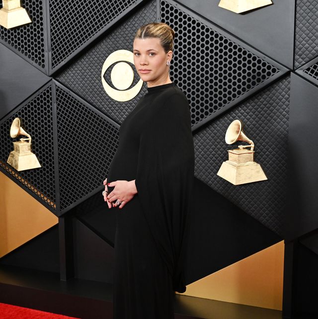 Sofia Richie Grainge's Pregnancy Style: All Of The Style Star's Best Maternity  Outfits