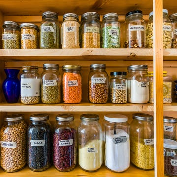 things pro organizers never do in the pantry things pro organizers never do in the pantry