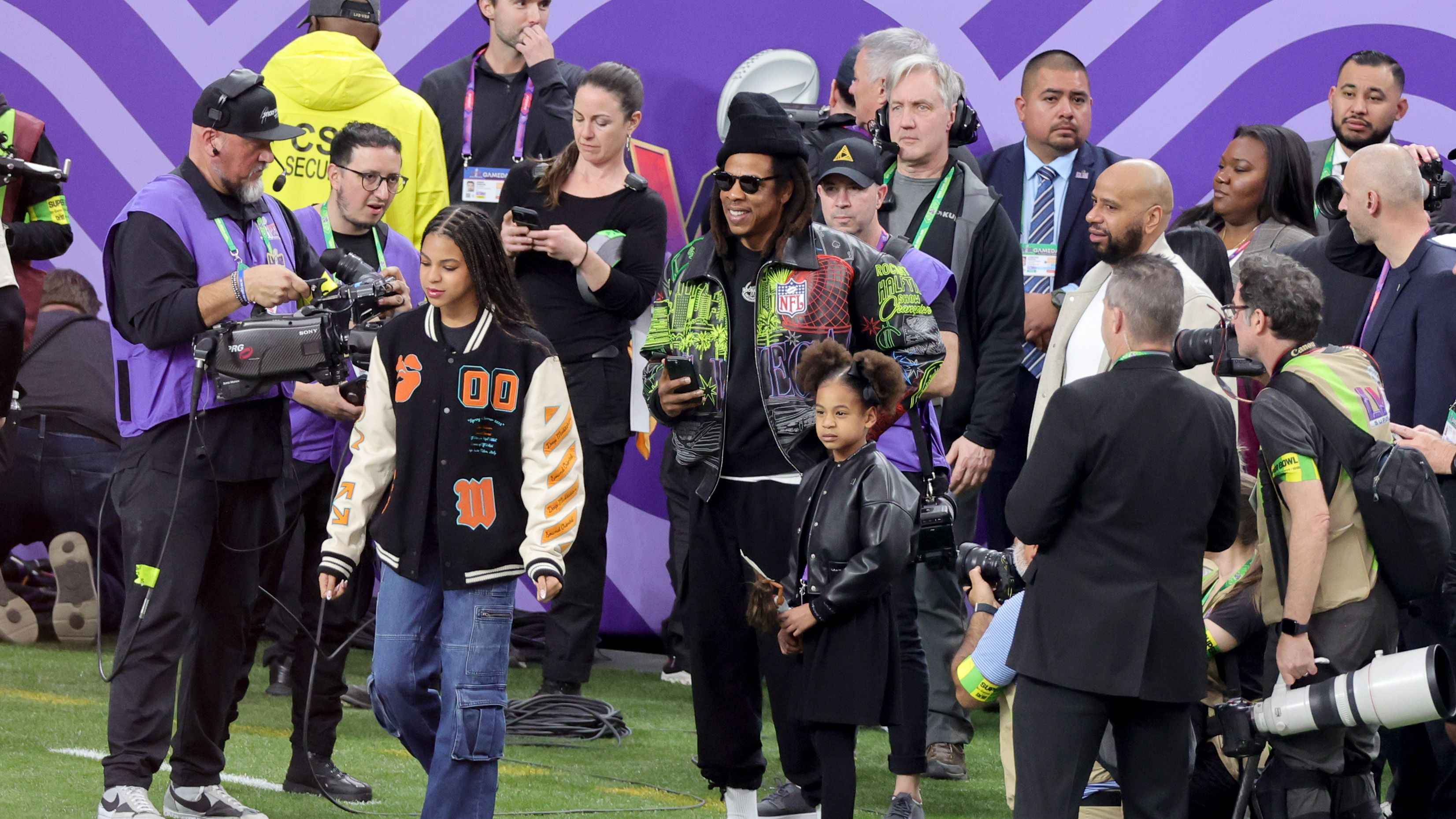 Jay-Z, Blue Ivy turn Super Bowl into cute daddy-daughter outing