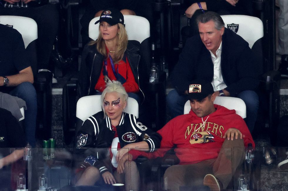 las vegas, nevada february 11 top l r jennifer siebel newsom and california governor gavin newsom and bottom l r lady gaga with boyfriend michael polansky look on in the third quarter during super bowl lviii between the san francisco 49ers nad kansas city chiefs at allegiant stadium on february 11, 2024 in las vegas, nevada photo by rob carrgetty images