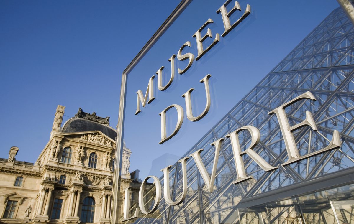 France, Paris, Louvre, entrance signage