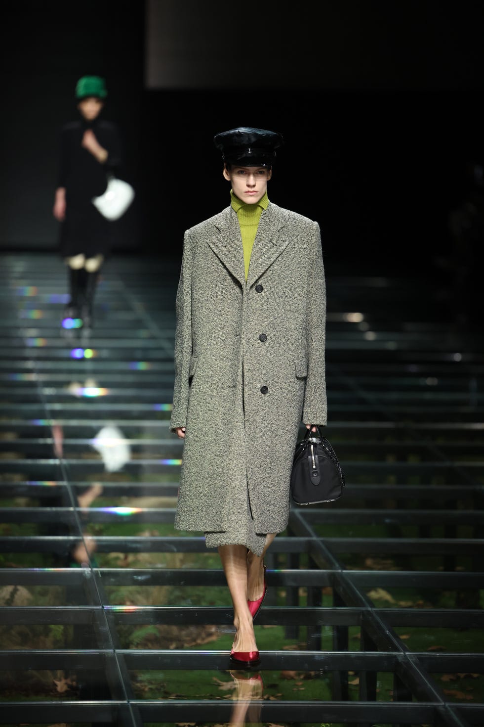 Moda Donna Inverno 2025 le tendenze dalla sfilata Prada