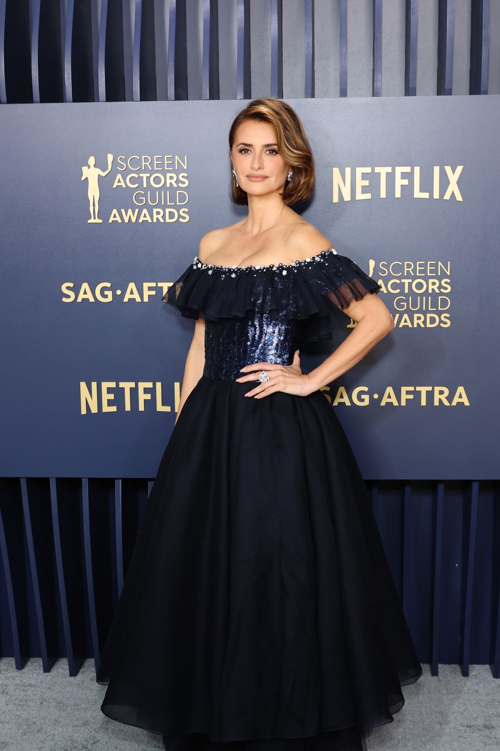 los angeles, california february 24 peneacutelope cruz attends the 30th annual screen actors guild awards at shrine auditorium and expo hall on february 24, 2024 in los angeles, california photo by amy sussmanwireimage