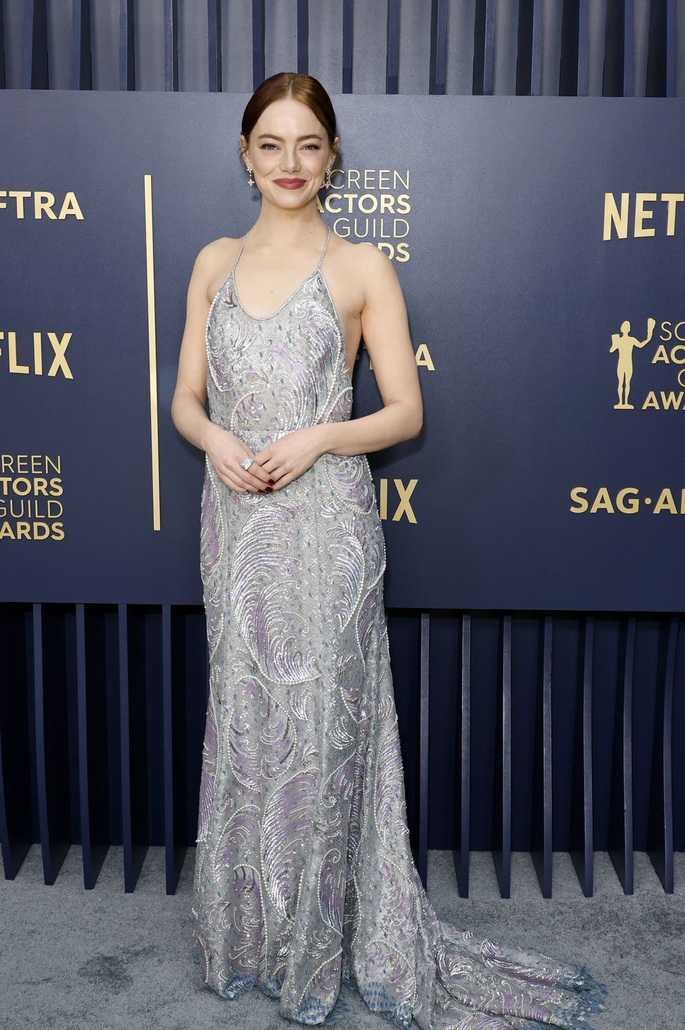 los angeles, california february 24 emma stone attends the 30th annual screen actors guild awards at shrine auditorium and expo hall on february 24, 2024 in los angeles, california photo by frazer harrisongetty images