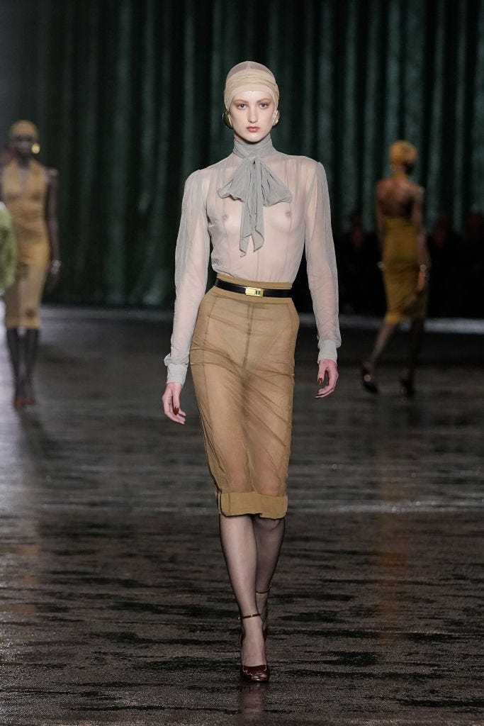 tops transparenes paris