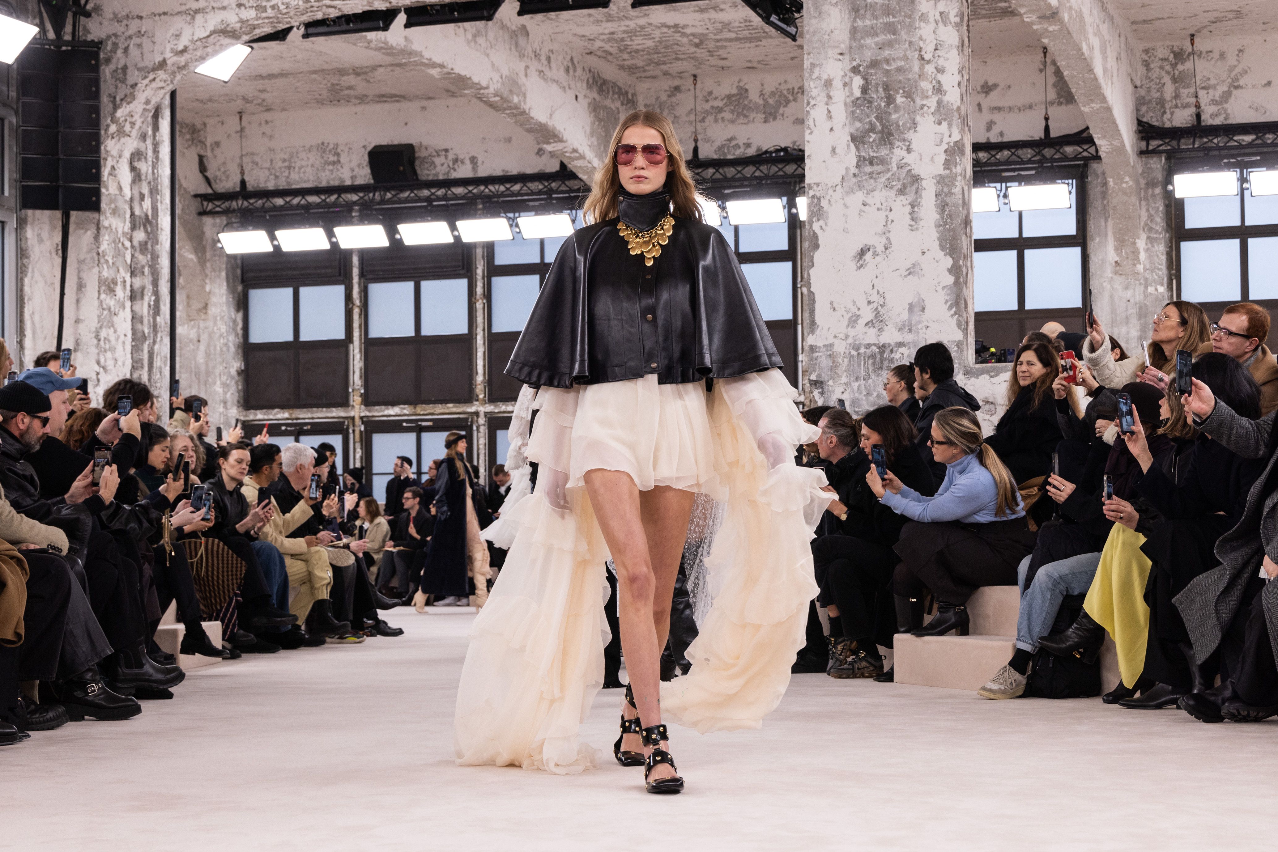 【直営店セール☆シェミナ・カマリ】Chloe(クロエ)ワンピース シェミナ・カマリが作り出すクロエ（Chloé）のモダンガー