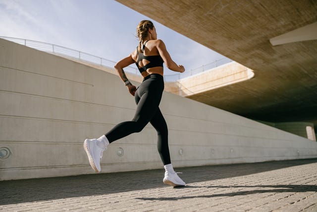 https://hips.hearstapps.com/hmg-prod/images/gettyimages-2050669743-681bb9b504a32.jpg?crop=1.00xw:0.752xh;0,0.0721xh&resize=640:*