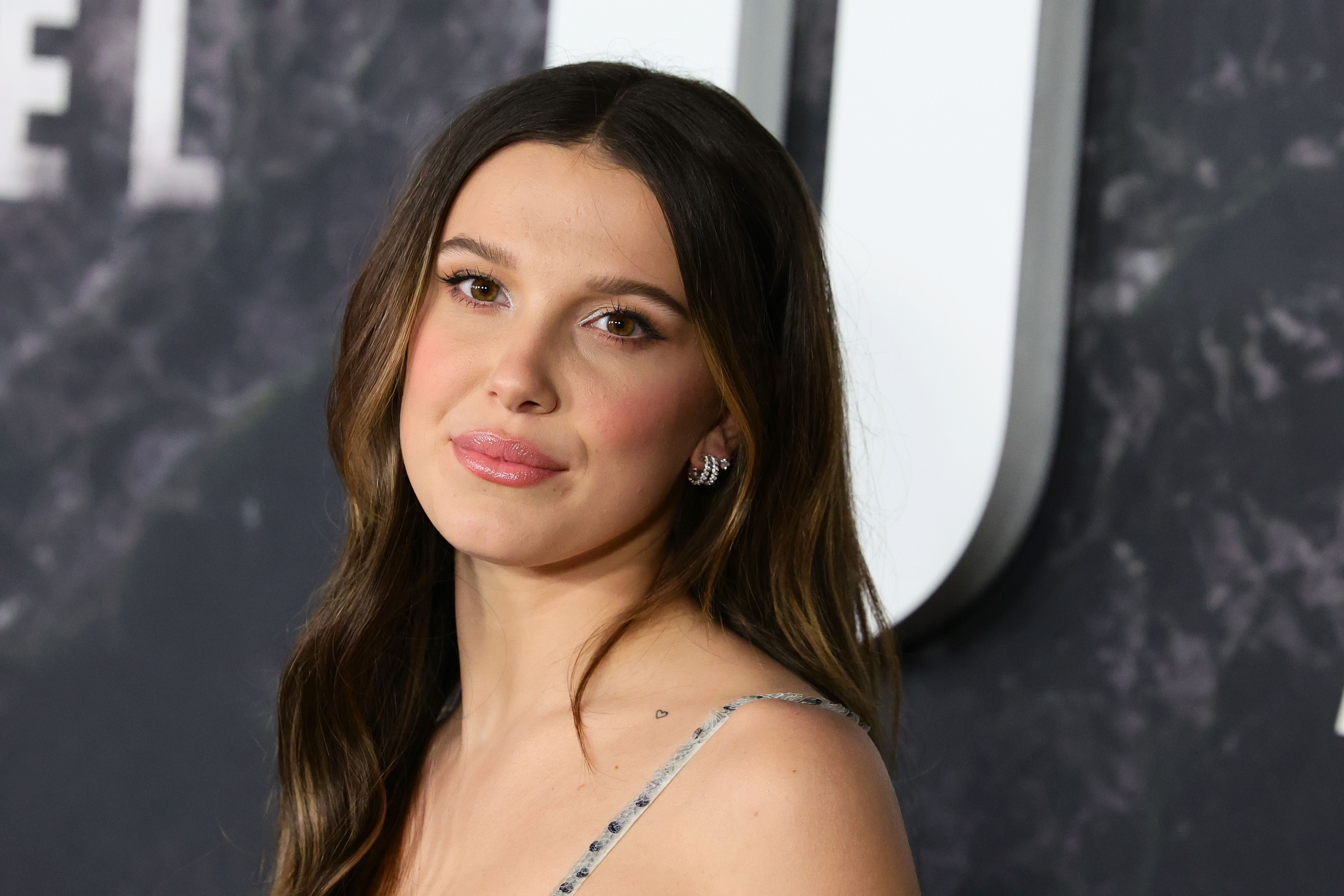 ミリー・ボビー・ブラウン、新しいタトゥーが「汚れみたい」と