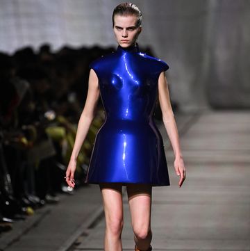 paris, france march 02 editorial use only for non editorial use please seek approval from fashion house a model walks the runway during the alexander mcqueen womenswear fallwinter 2024 2025 show as part of paris fashion week on march 02, 2024 in paris, france photo by yanshan zhanggetty images