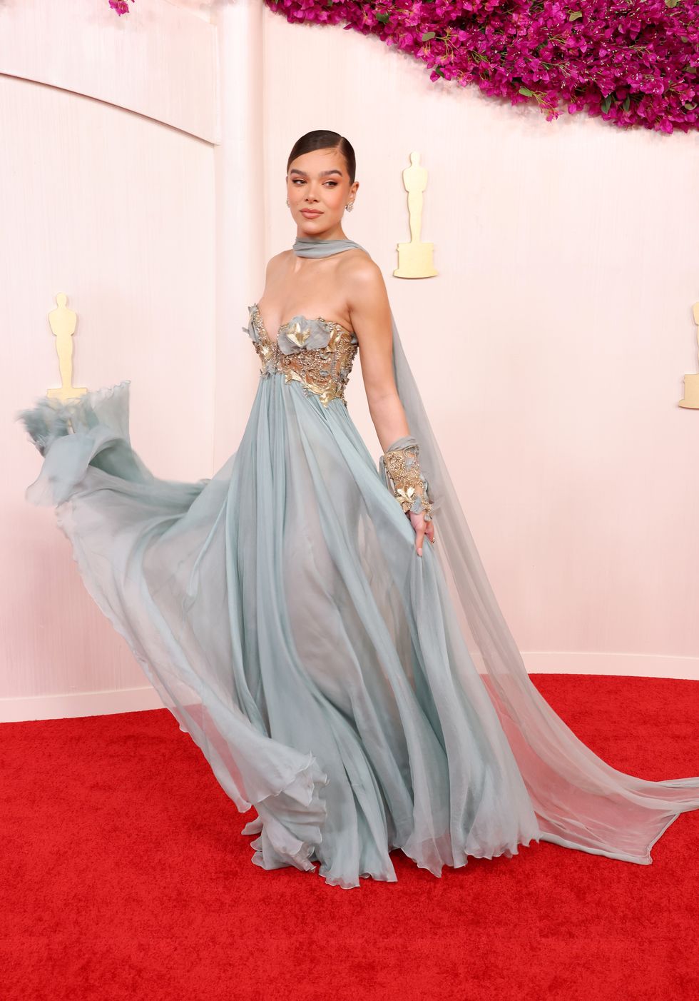 hollywood, california march 10 hailee steinfeld attends the 96th annual academy awards on march 10, 2024 in hollywood, california photo by john shearerwireimage