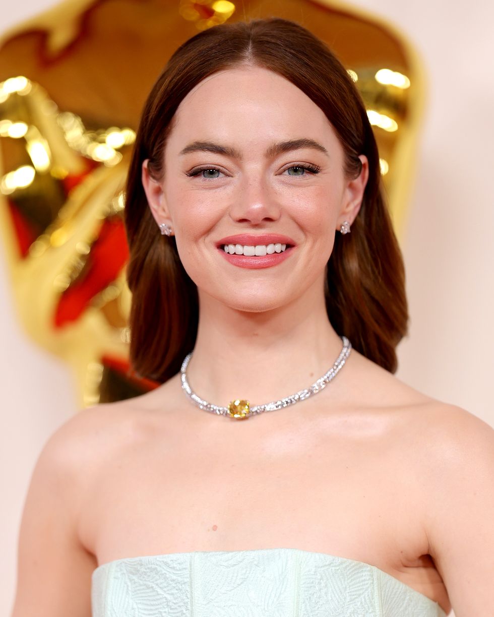 hollywood, california march 10 emma stone attends the 96th annual academy awards on march 10, 2024 in hollywood, california photo by mike coppolagetty images