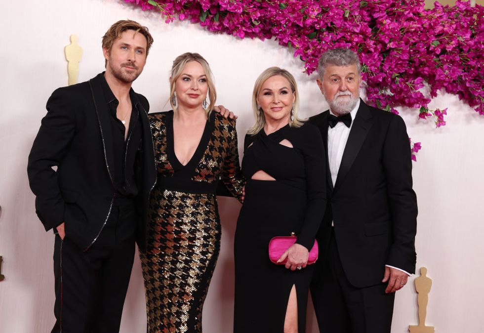 hollywood, california march 10 l r ryan gosling, mandi gosling, donna gosling, and valerio attanasio attend the 96th annual academy awards on march 10, 2024 in hollywood, california photo by kevin mazurgetty images