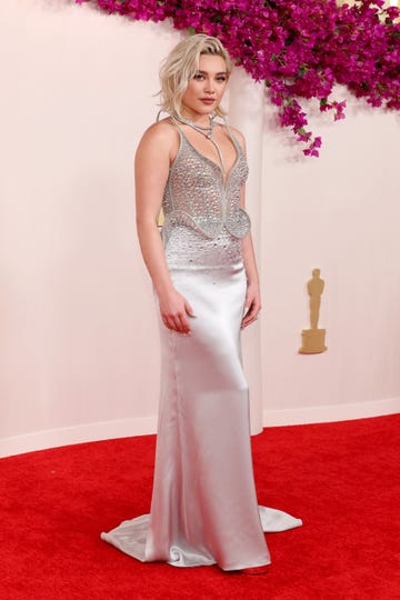 hollywood, california march 10 florence pugh attends the 96th annual academy awards on march 10, 2024 in hollywood, california photo by mike coppolagetty images