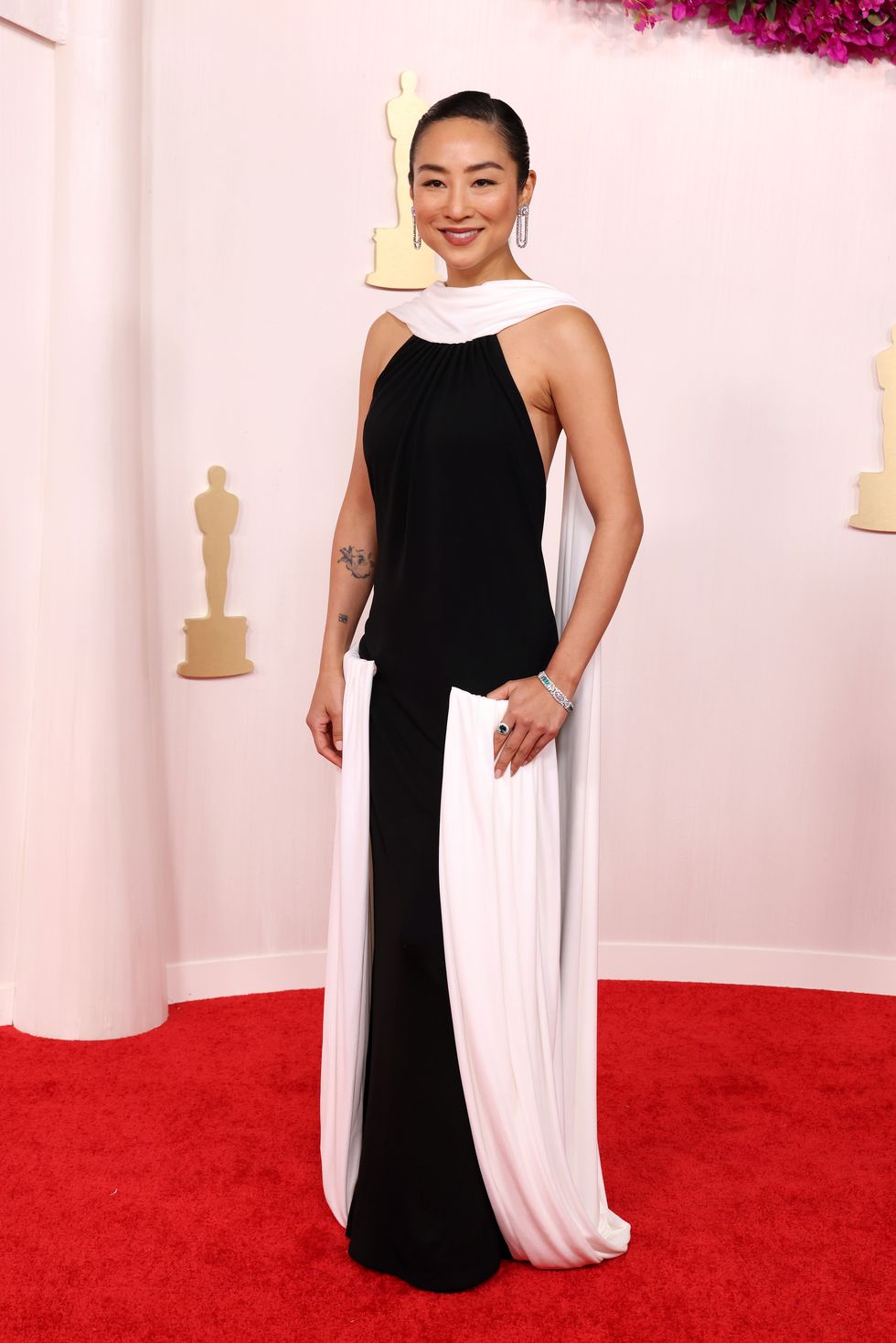 hollywood, california march 10 greta lee attends the 96th annual academy awards on march 10, 2024 in hollywood, california photo by john shearerwireimage