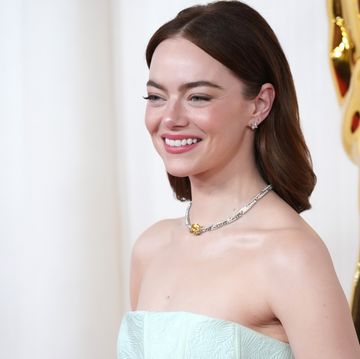 hollywood, california march 10 emma stone attends the 96th annual academy awards at dolby theatre on march 10, 2024 in hollywood, california photo by jeff kravitzfilmmagic