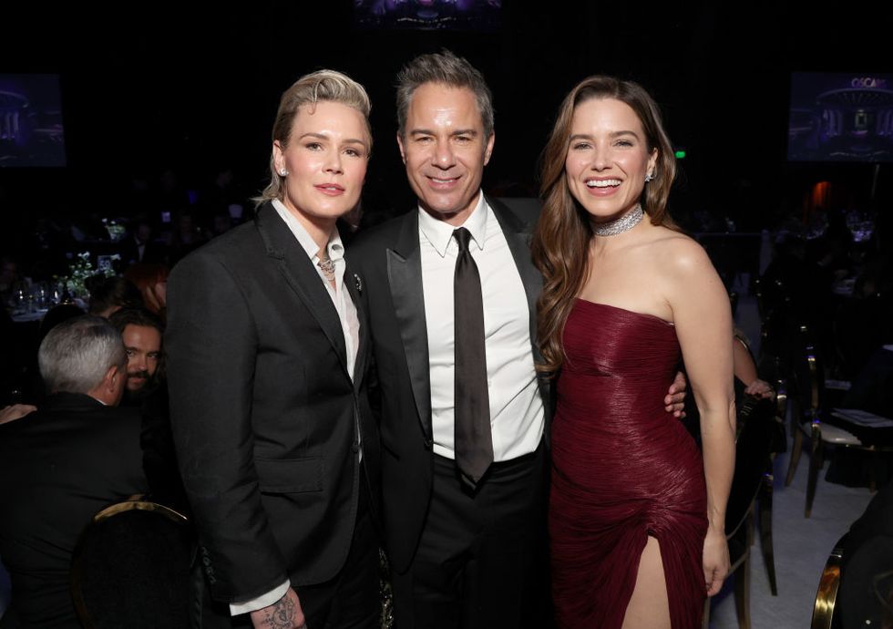 west hollywood, california march 10 exclusive coverage l r ashlyn harris, eric mccormack and sophia bush attend the elton john aids foundations 32nd annual academy awards viewing party on march 10, 2024 in west hollywood, california photo by kevin mazurgetty images for elton john aids foundation