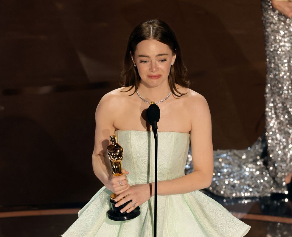 hollywood, california march 10 emma stone accepts the lead actress award for poor things onstage during the 96th annual academy awards at dolby theatre on march 10, 2024 in hollywood, california photo by kevin wintergetty images