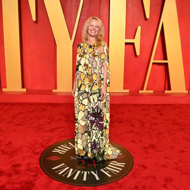 beverly hills, california march 10 pamela anderson attends the 2024 vanity fair oscar party hosted by radhika jones at wallis annenberg center for the performing arts on march 10, 2024 in beverly hills, california photo by jon kopaloffgetty images for vanity fair
