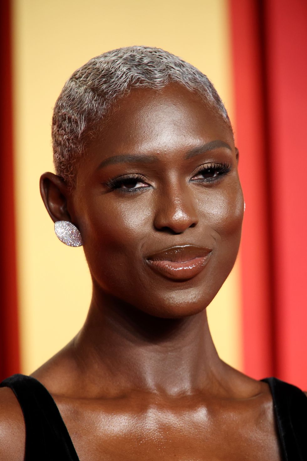 beverly hills, california march 10 jodie turner smith attends the 2024 vanity fair oscar party hosted by radhika jones at wallis annenberg center for the performing arts on march 10, 2024 in beverly hills, california photo by daniele venturelligetty images